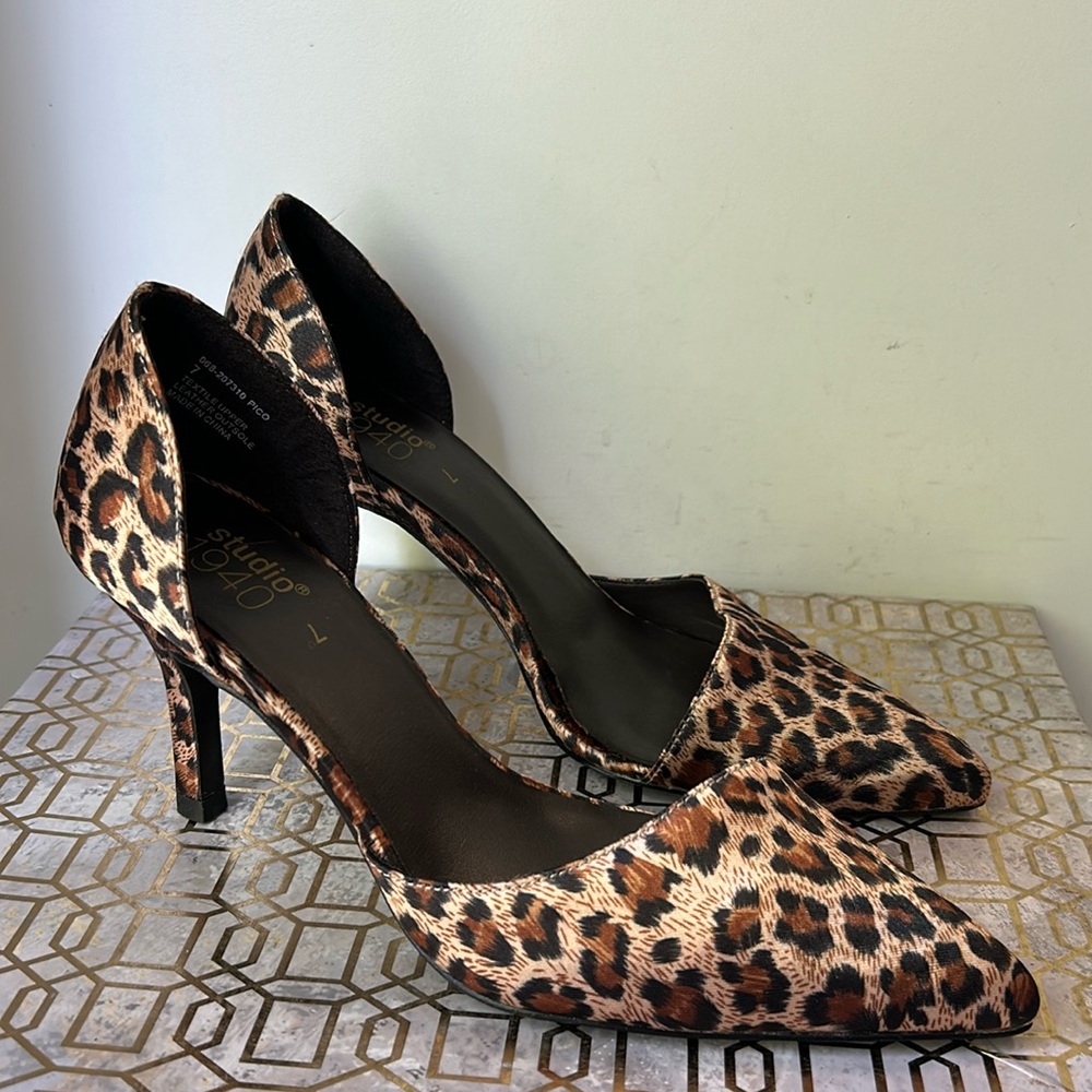 Studio 1940 Y2K Fierce Animal Print D'Orsay Heels Women's size 7